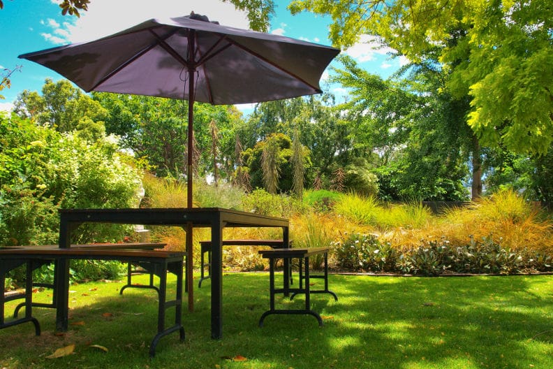 2016/09/sonnenschutz-im-garten Sonnenschutz im Garten – 4 Tipps