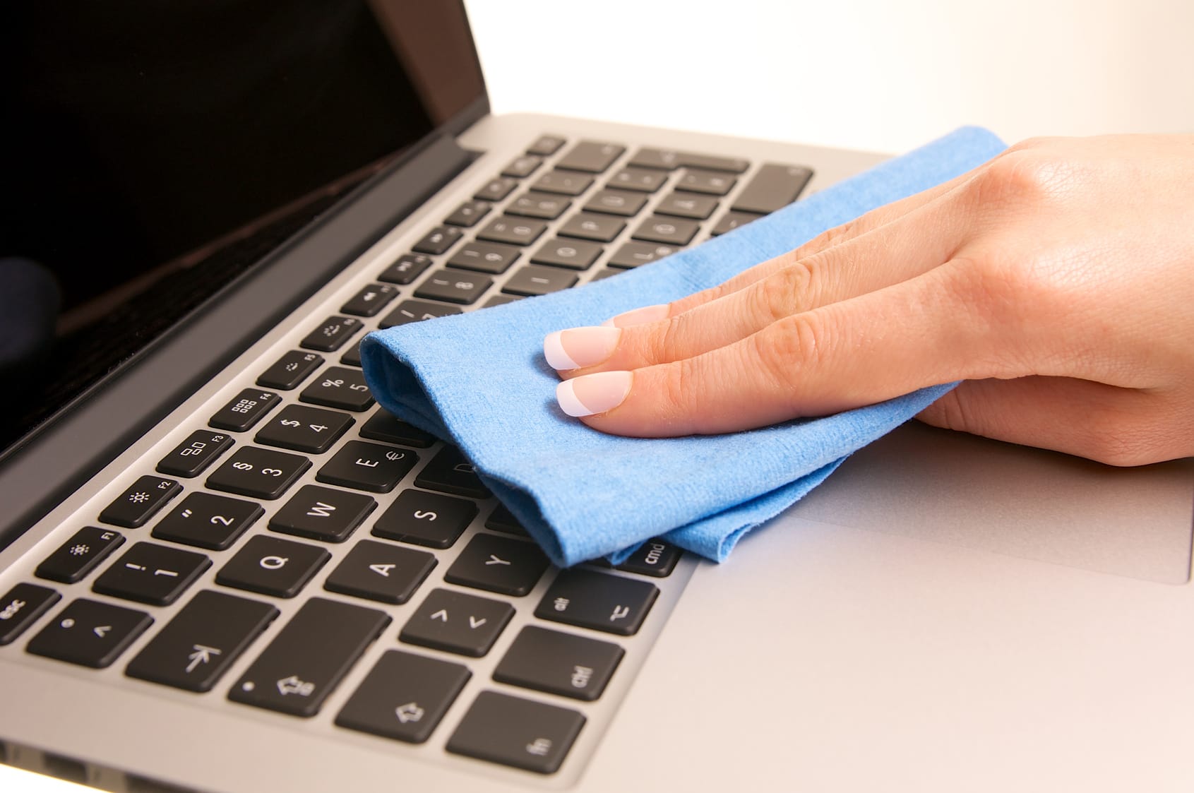 Computertastatur reinigen Schritt für Schritt Anleitung