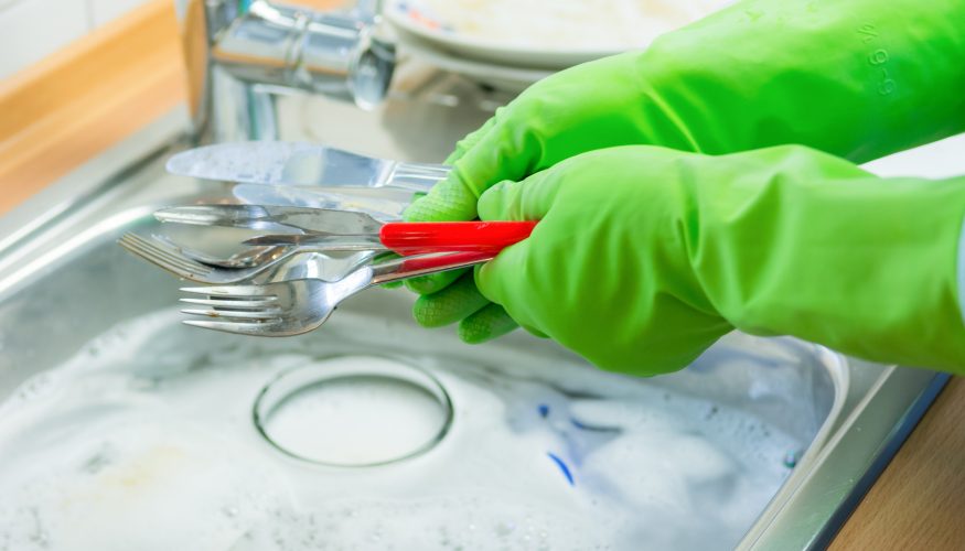 geschirr-spuelen-anleitung Geschirr spülen – Schritt für Schritt Anleitung