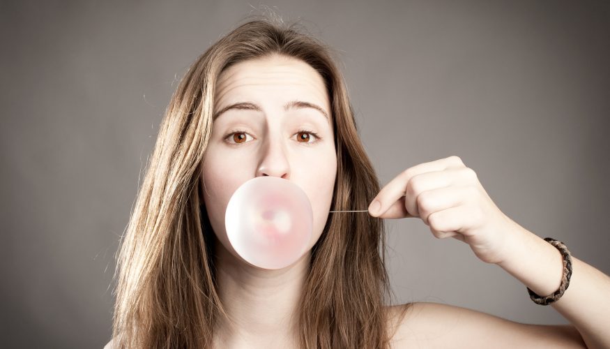 kaugummi-aus-den-haaren Kaugummi aus Haaren entfernen – 6 Tipps