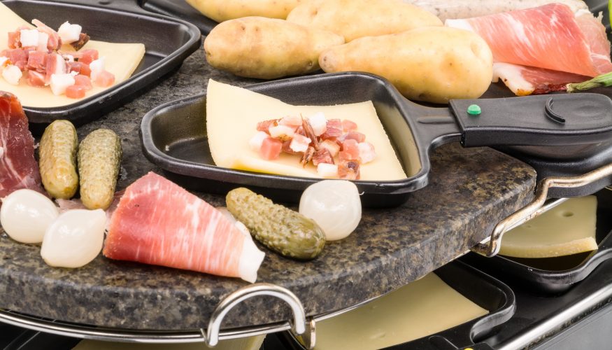 raclette Raclette: Vorbereitung und Tipps für ein gelungenes Silvester-Essen