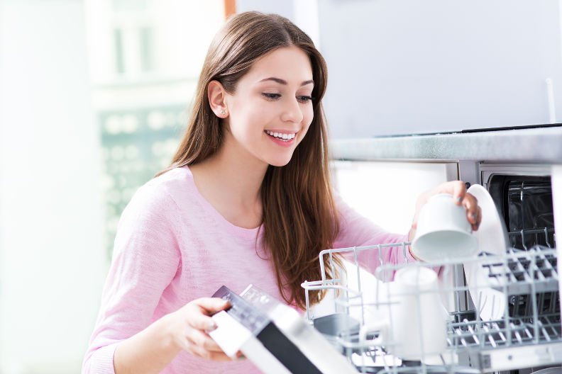 Beim Geschirrspülen sparen – 3 Tipps