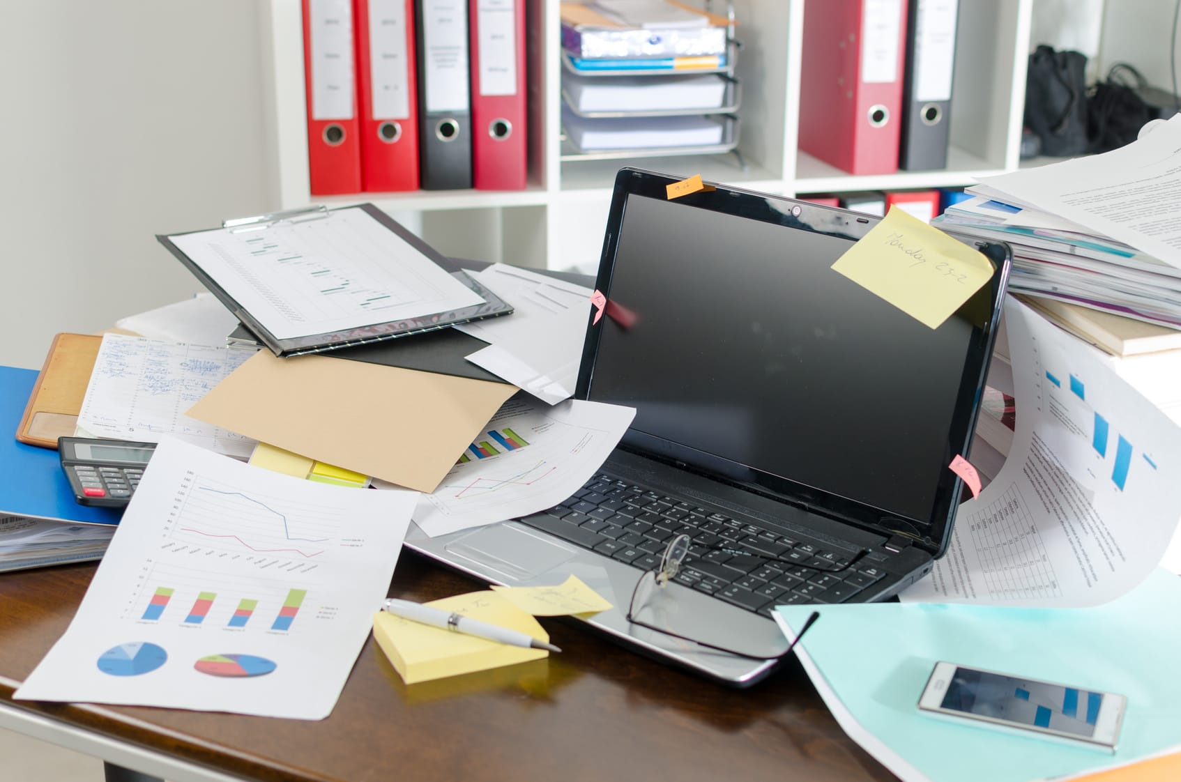 https://www.haushaltstipps.net/wp-content/uploads/5-putztipps-fuer-das-arbeitszimmer 5 Putztipps für das Arbeitszimmer