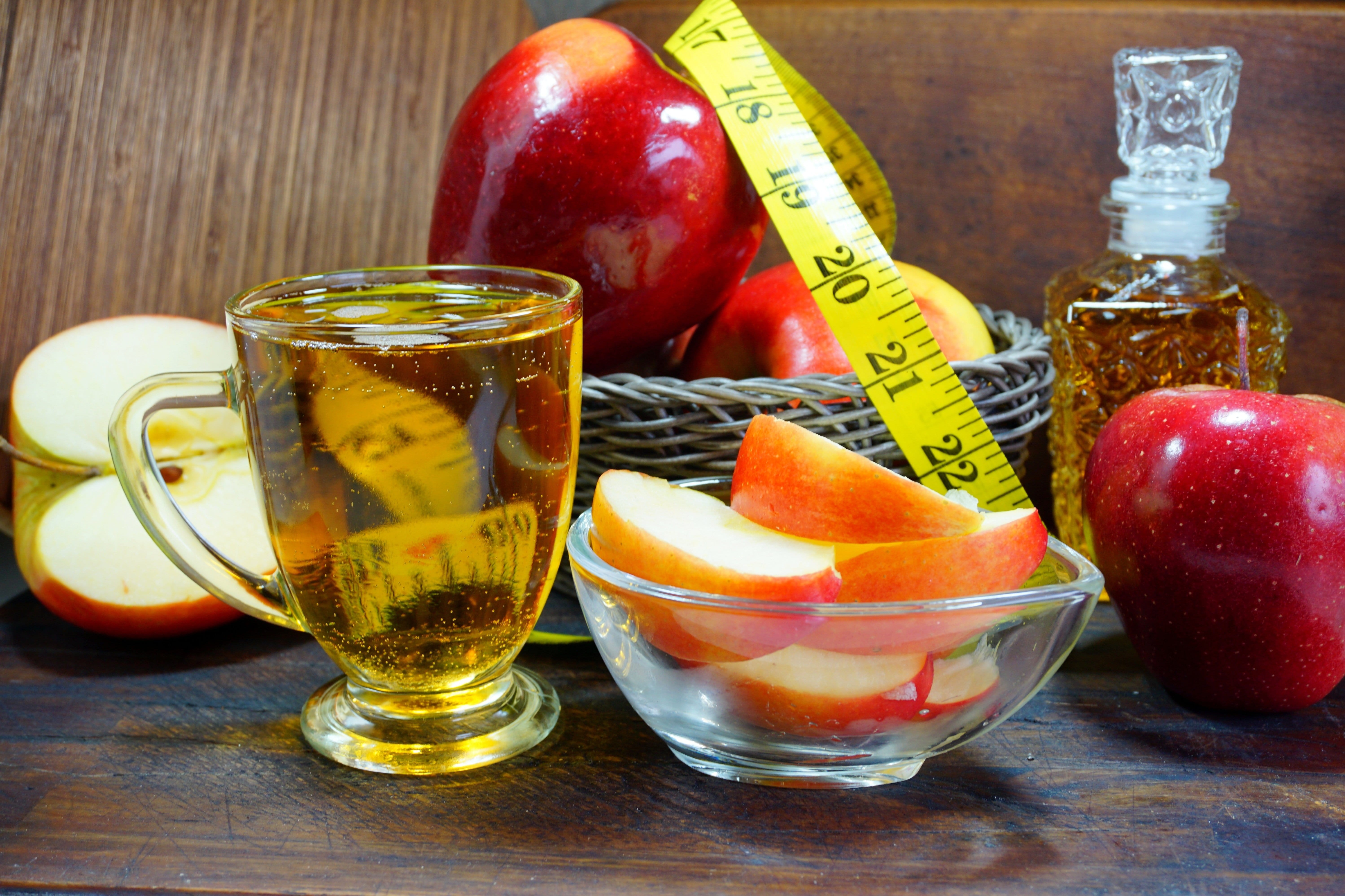 Wie man Apfelwein zur Gewichtsreduktion trinkt Wie man Apfelwein zur Gewichtsreduktion trinkt