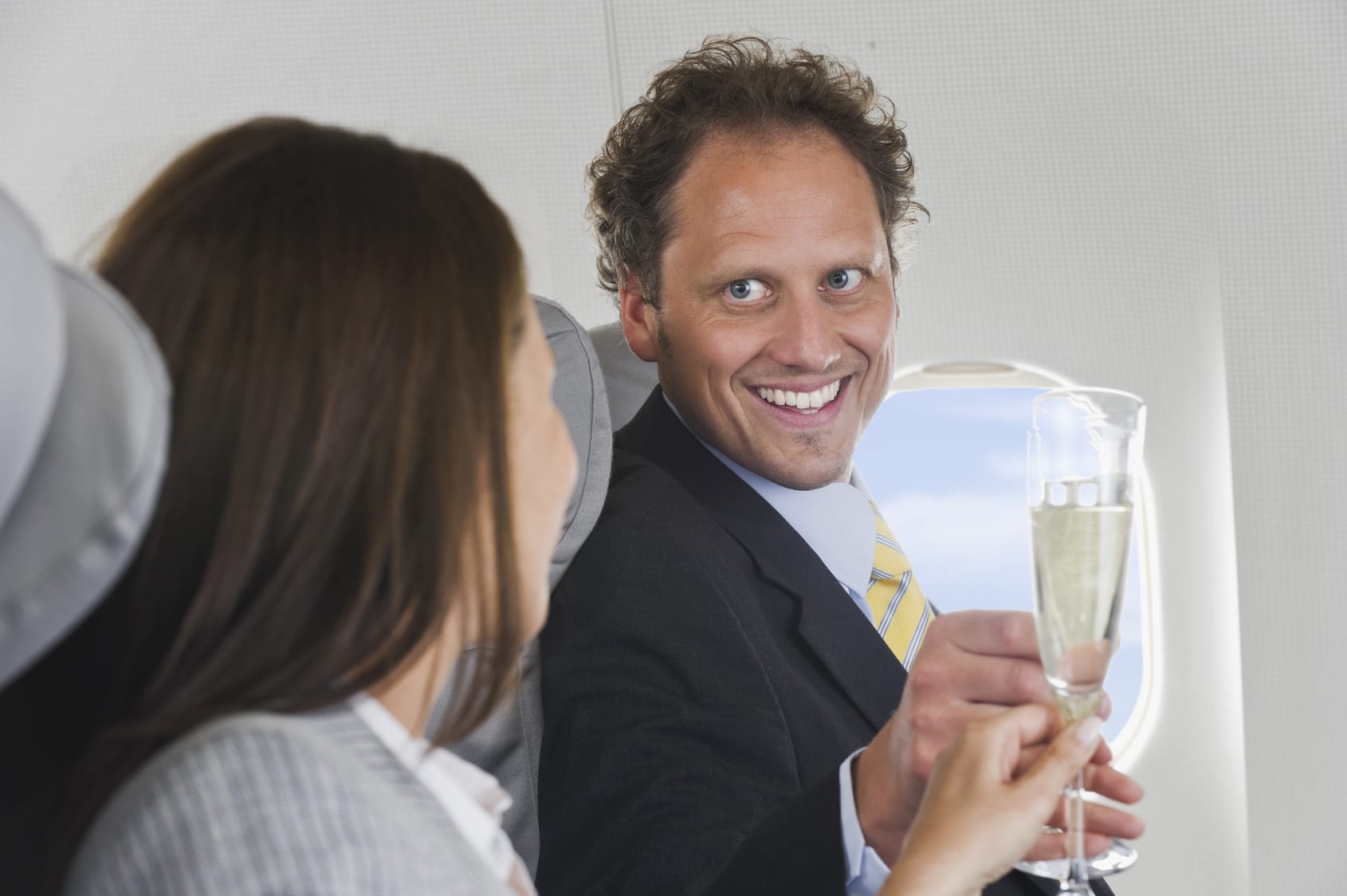 https://www.haushaltstipps.net/wp-content/uploads/alkohol-im-flugzeug Lieber keinen Alkohol im Flugzeug trinken?