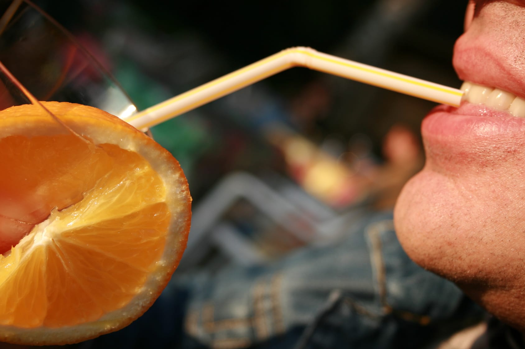 https://www.haushaltstipps.net/wp-content/uploads/alkohol-mit-strohhalm Alkohol mit Strohhalm trinken – Schneller betrunken?