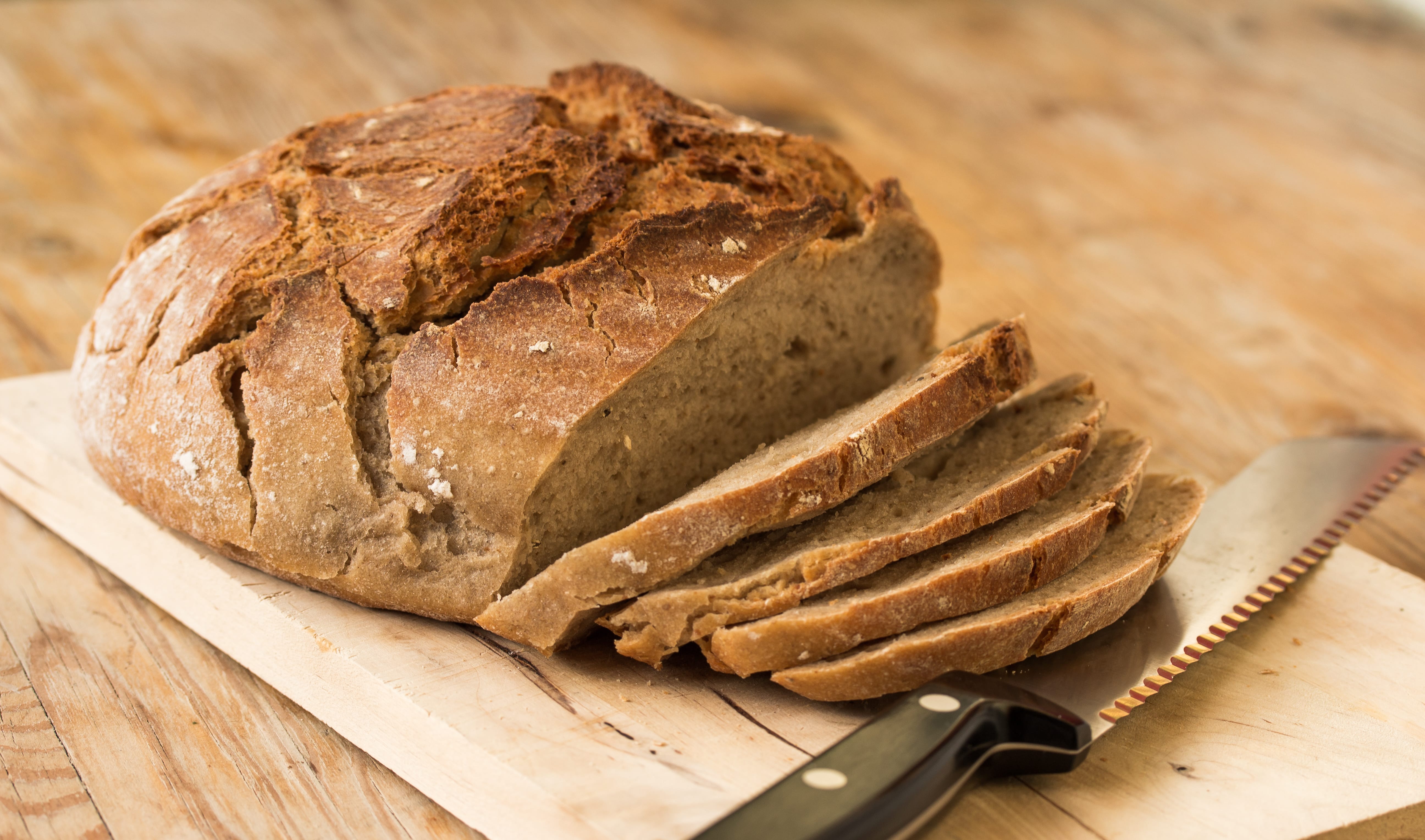 Altes Brot aufbacken – 2 Möglichkeiten