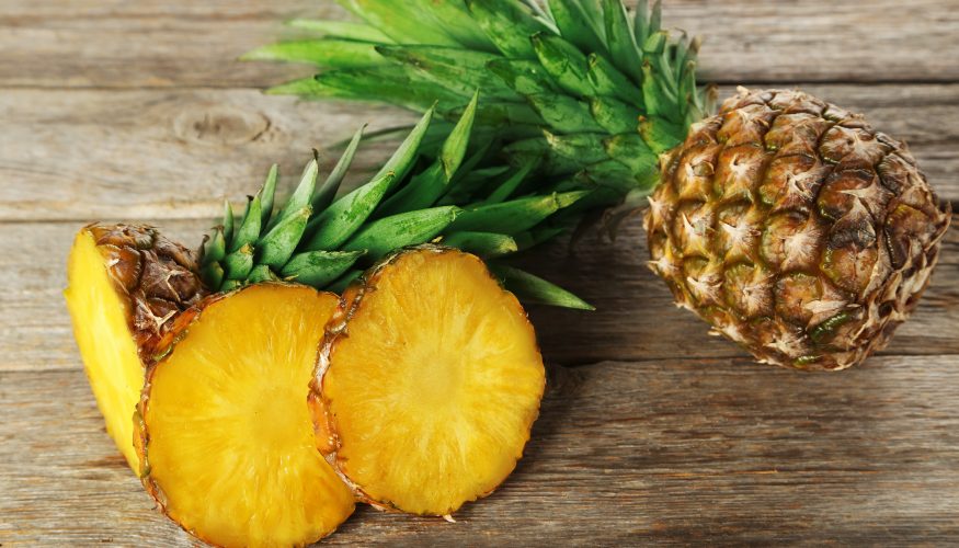 https://www.haushaltstipps.net/wp-content/uploads/ananas-auf-reife-pruefen Ananas auf Reife prüfen