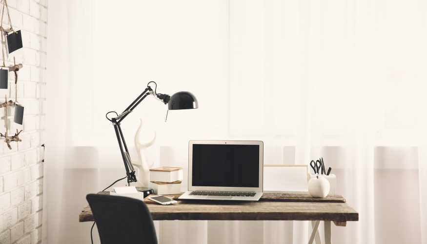 https://www.haushaltstipps.net/wp-content/uploads/beleuchtung-arbeitszimmer Beleuchtung im Arbeitszimmer: 3 Tipps die verraten worauf es ankommt