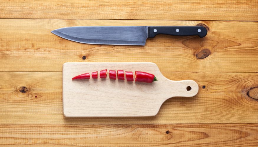 https://www.haushaltstipps.net/wp-content/uploads/chilli-schneiden Chili schneiden – 3 Tipps gegen Chilifinger