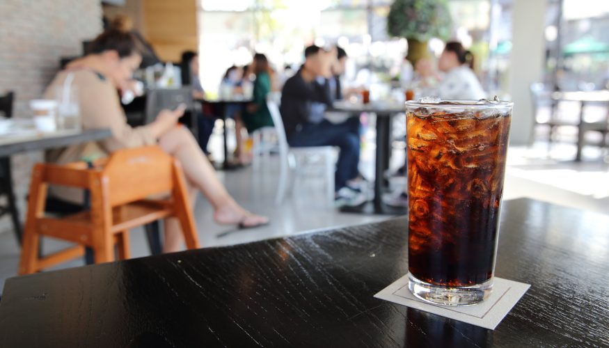 https://www.haushaltstipps.net/wp-content/uploads/cola-zucker-fruchtsaft Cola enthält kaum mehr Zucker als Fruchtsaft!