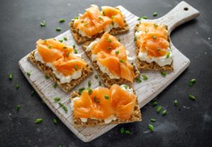 brote mit lachs und creme fraiche