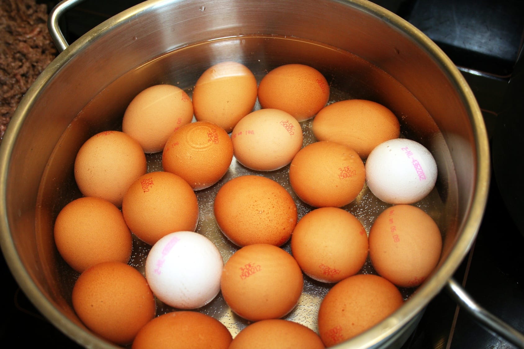 Eier in Essigwasser kochen – Platzen sie so nicht?
