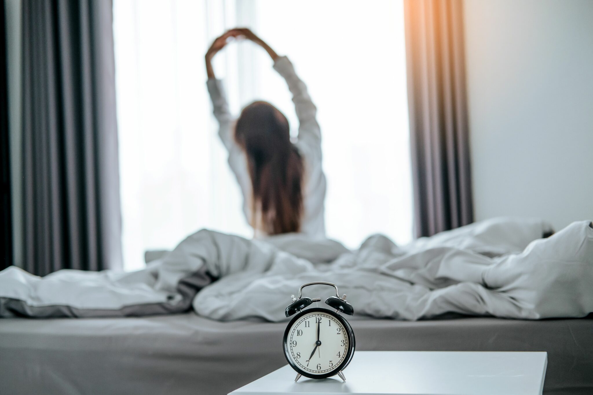 Auf der Seite schlafen 4 Tipps für das passende Bett