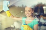 Tipps und Hausmittel: Fenster putzen ohne Chemie