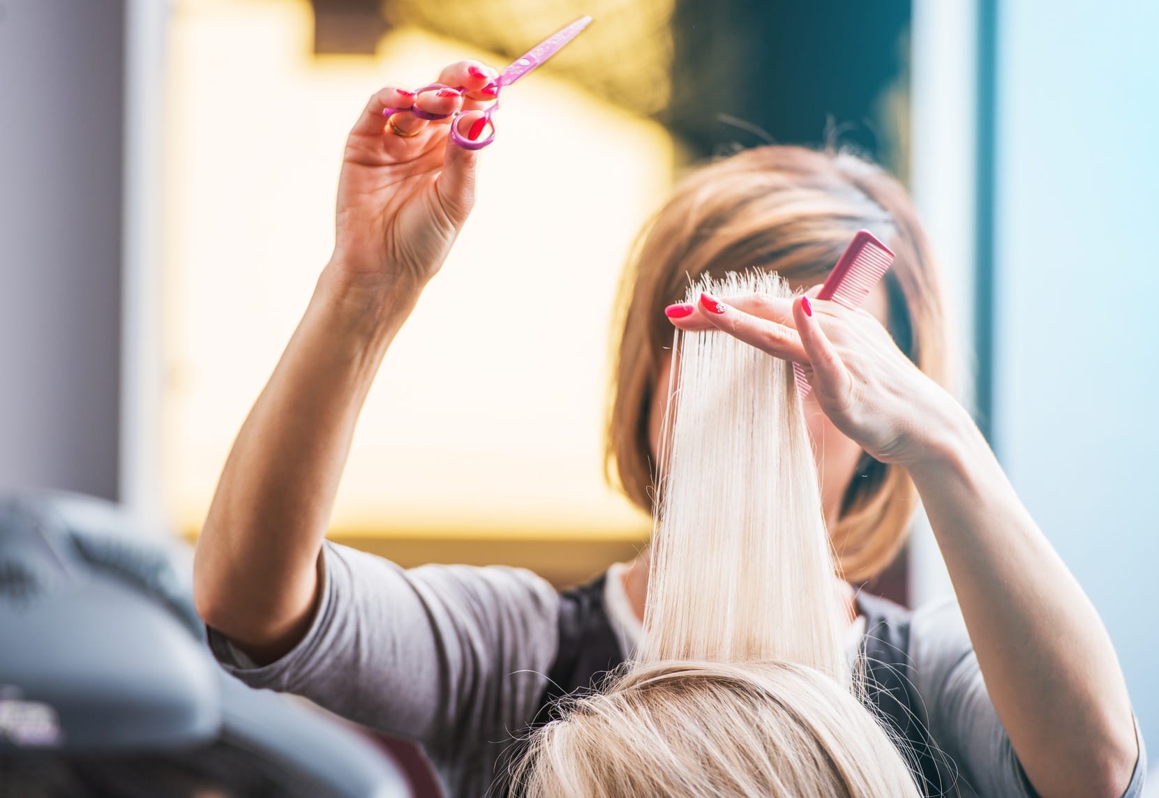 Wachsen Haare schneller wenn man sie regelmäßig schneidet?