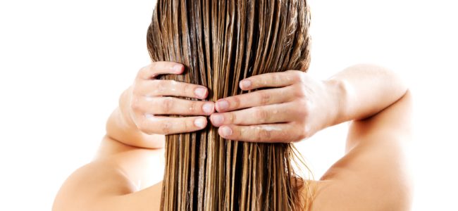 Haare ohne Shampoo waschen: Das sind die besten Alternativen