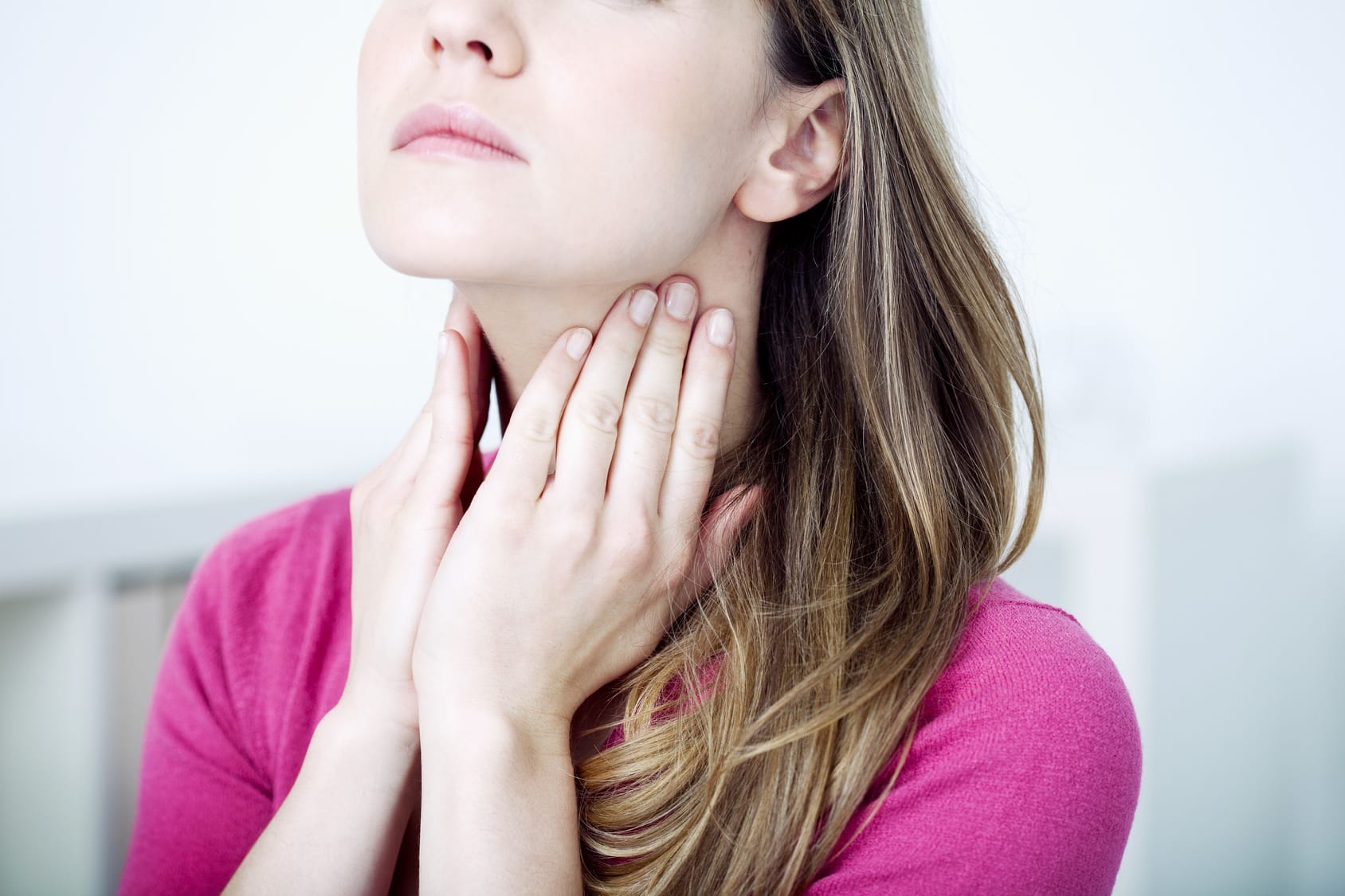 Hausmittel gegen Halsschmerzen – 5 Tipps & Tricks