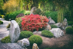 Japanischer Garten mit Steinen