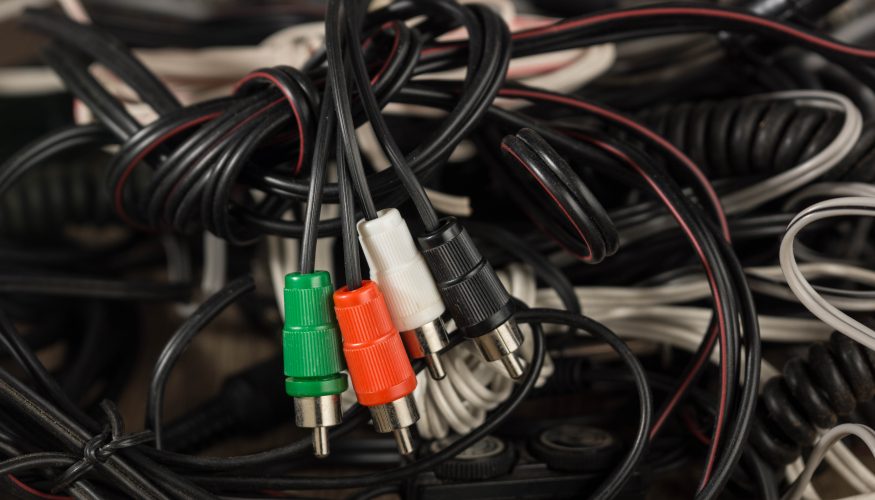 https://www.haushaltstipps.net/wp-content/uploads/kabelsalat-erfolgreich-beseitigen Kabelsalat erfolgreich beseitigen
