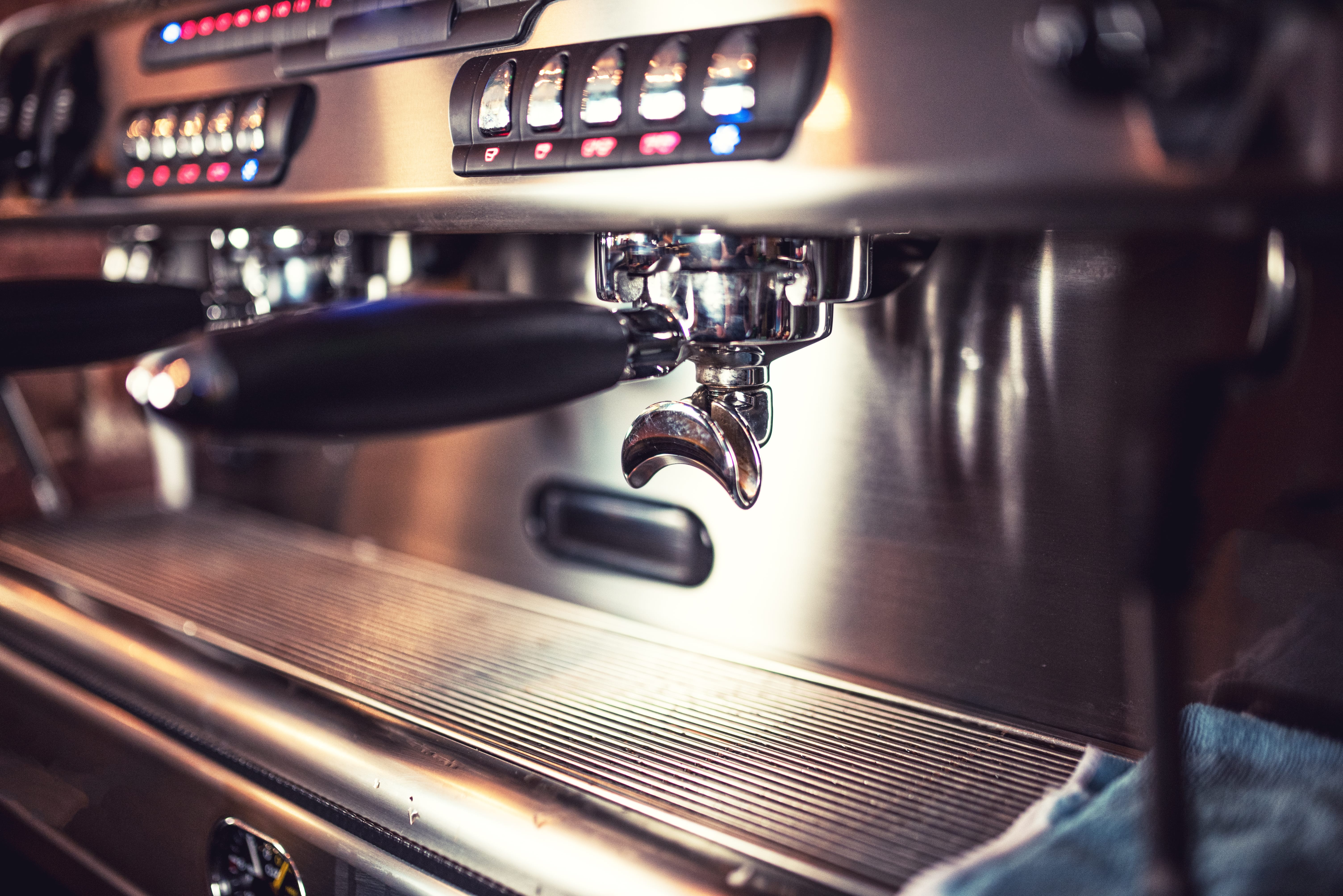 https://www.haushaltstipps.net/wp-content/uploads/kaffeemaschine-entkalken Kaffeemaschine entkalken
