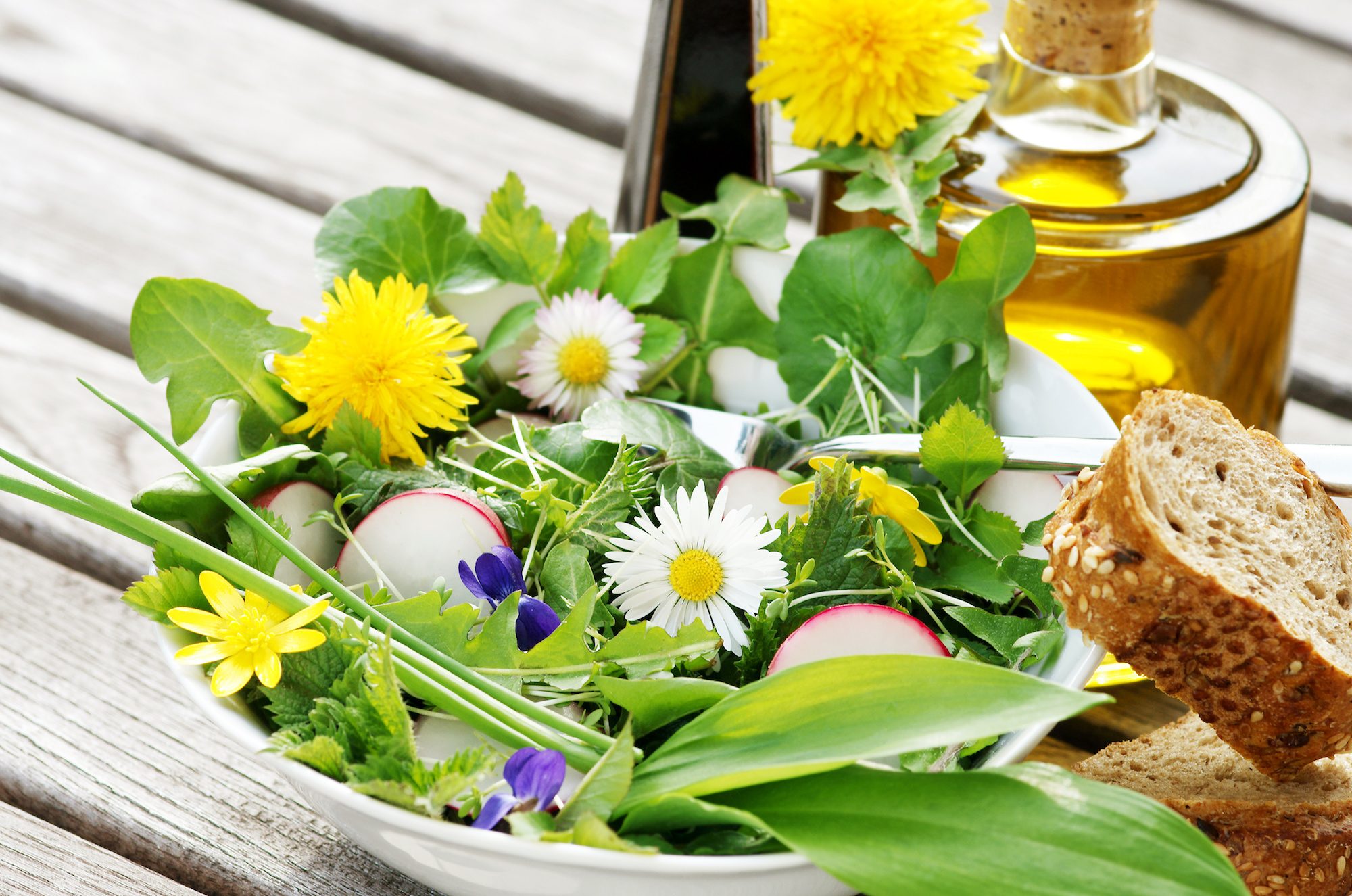 Löwenzahn essen: 3 Tipps zum Verzehr
