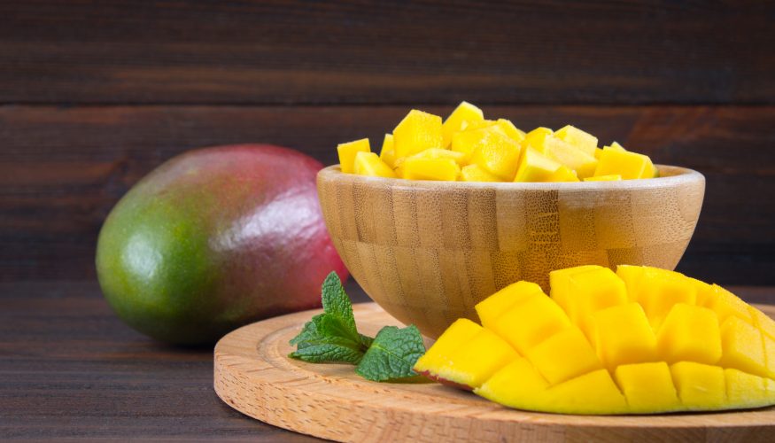 https://www.haushaltstipps.net/wp-content/uploads/mango-schneiden-1 Mango schneiden leicht gemacht – 2 Methoden Schritt für Schritt