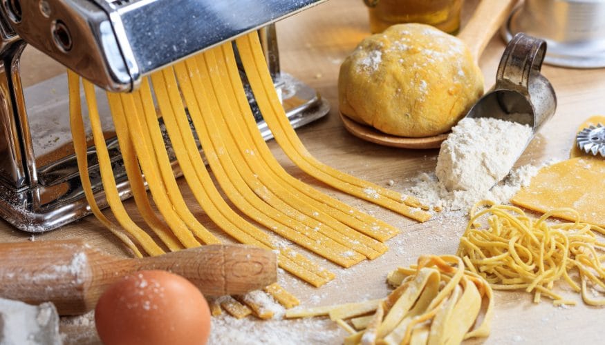 https://www.haushaltstipps.net/wp-content/uploads/nudeln-selber-machen Nudeln selber machen: Einfaches Teig-Rezept & Pasta-Tricks
