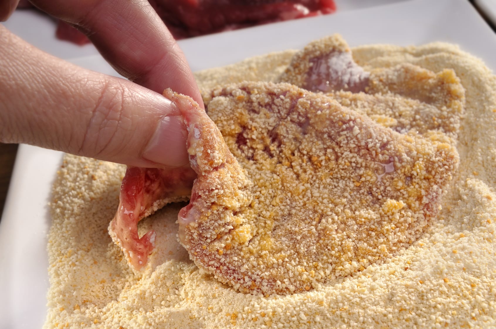 https://www.haushaltstipps.net/wp-content/uploads/panade-weiterverwenden Schnitzel-Panade weiter verwenden