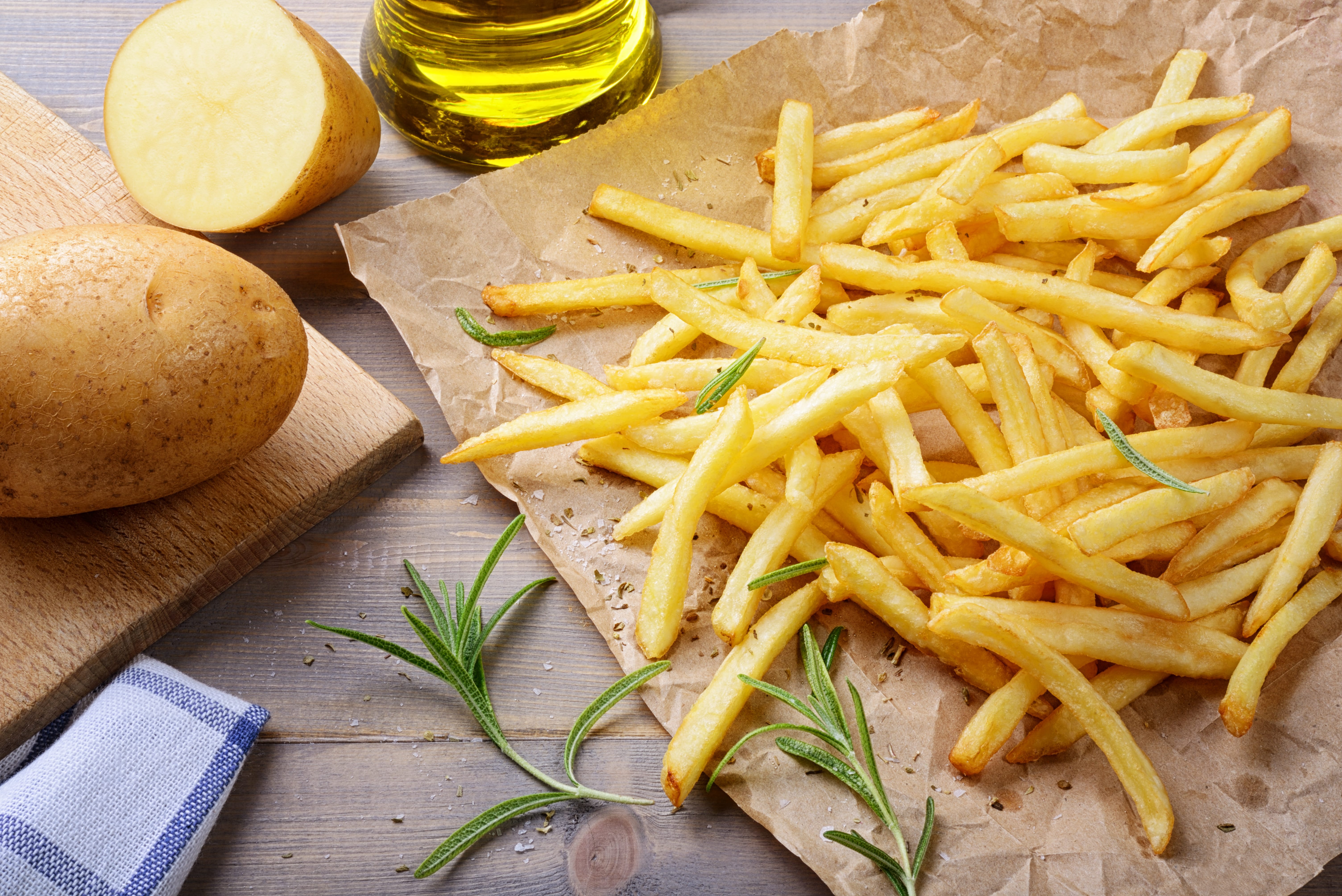 Knusprige Pommes – So gelingen sie auch ohne Fett