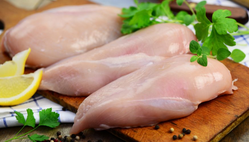 https://www.haushaltstipps.net/wp-content/uploads/rohes-haehnchenfleisch-anfassen Rohes Hähnchenfleisch – Nicht mit den Händen anfassen?