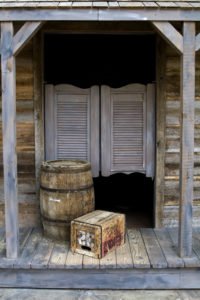 Saloontür für Cowboyparty