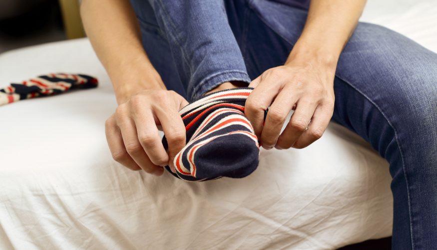 https://www.haushaltstipps.net/wp-content/uploads/socken-tragen-kleiner-moderatgeber Socken tragen- Kleiner Moderatgeber