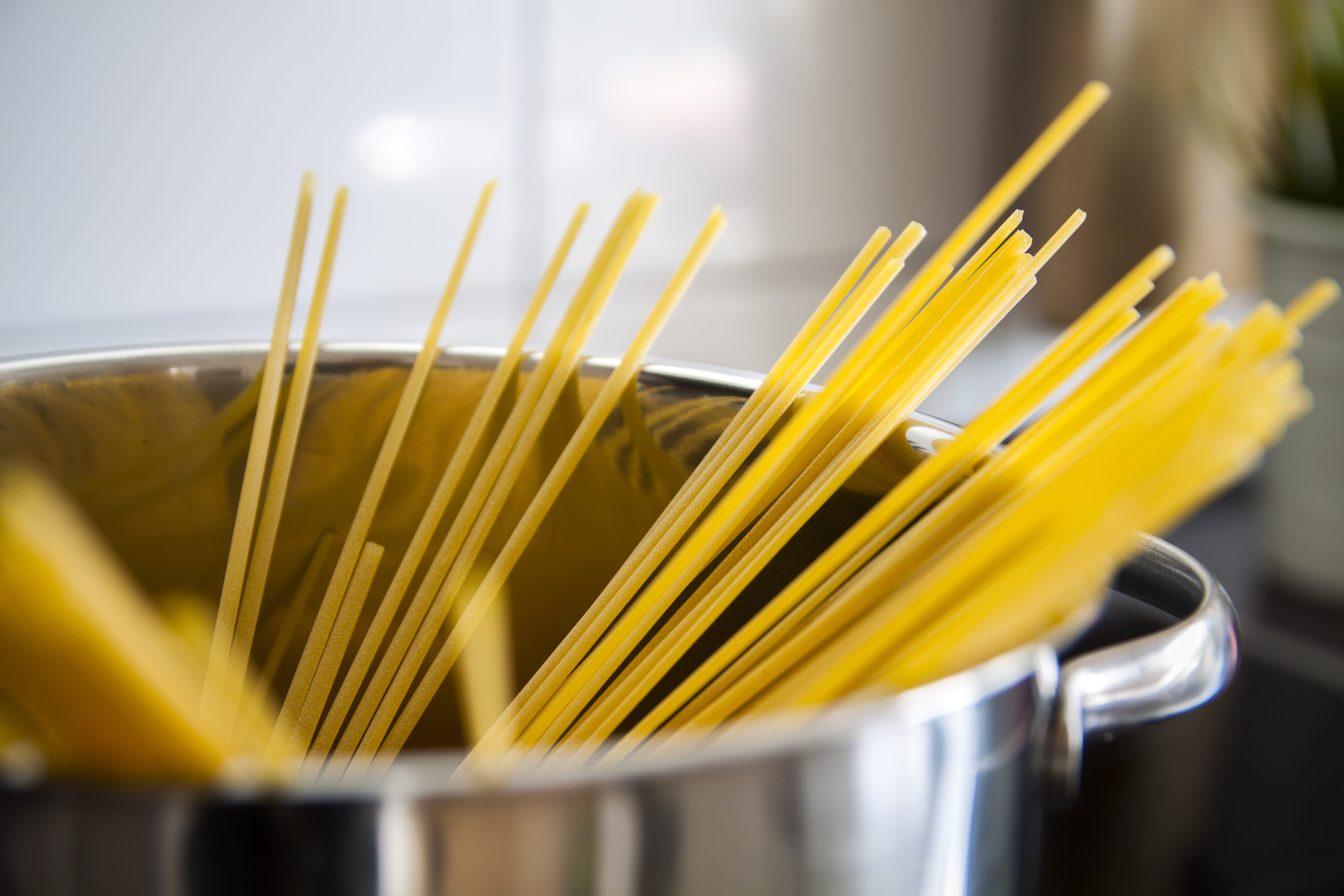 https://www.haushaltstipps.net/wp-content/uploads/spaghetti-kochen Spaghetti kochen – 4 Tipps mit denen Sie Energie sparen