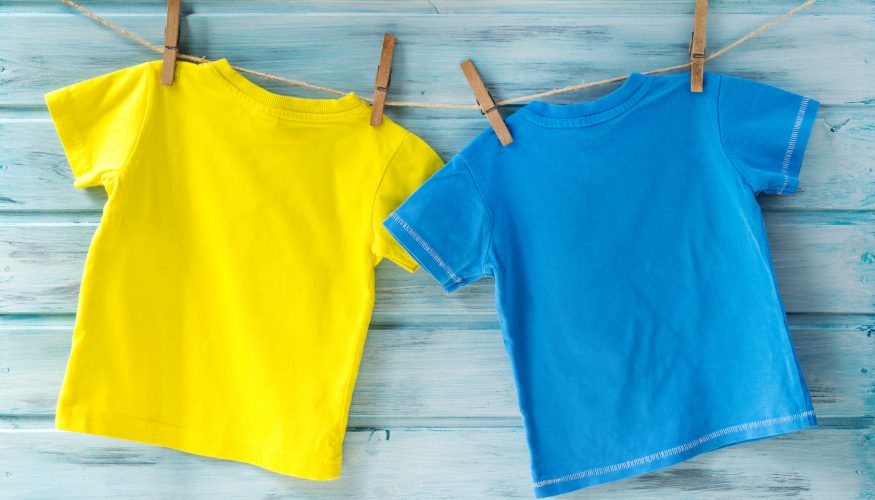 https://www.haushaltstipps.net/wp-content/uploads/tshirt-form-waschmaschine Verlieren T-Shirts in der Waschmaschine ihre Form?
