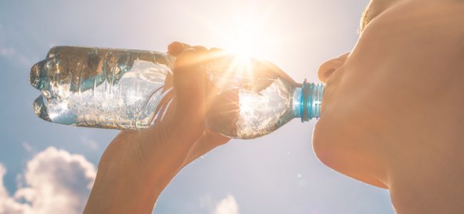 Kann man zu viel trinken? Das steckt hinter dem Mythos