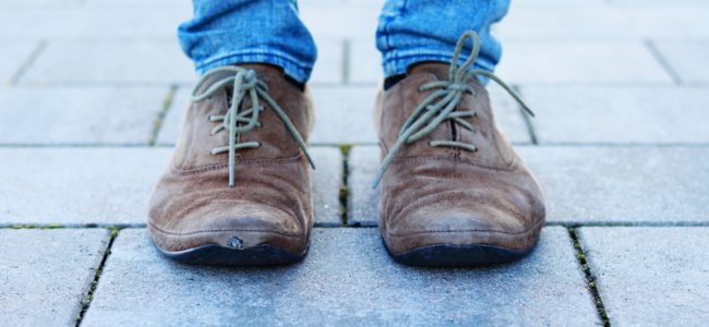 Wildlederschuhe reinigen: Tipps und Hausmittel zur Raulederpflege