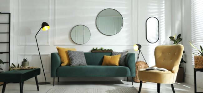 Wohnzimmer mit Spiegel dekorieren: Ideen und Tipps